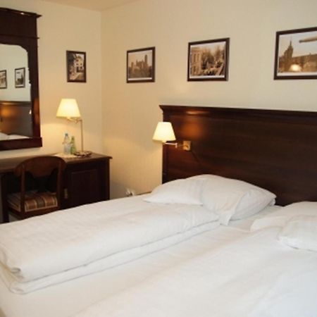 Bialy Dwor Bed & Breakfast Квидзин Екстериор снимка