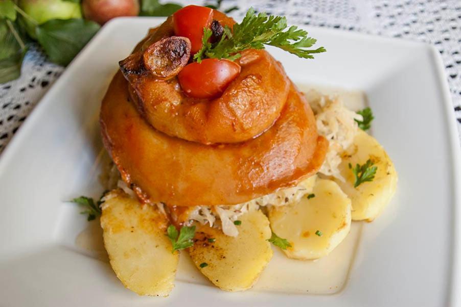Bialy Dwor Bed & Breakfast Квидзин Екстериор снимка