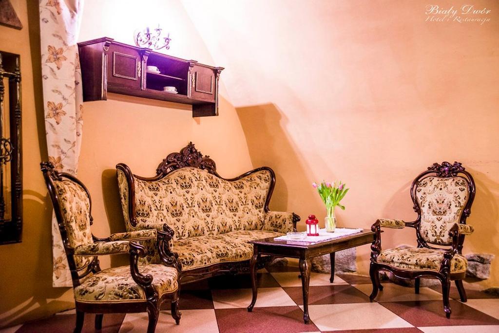 Bialy Dwor Bed & Breakfast Квидзин Екстериор снимка