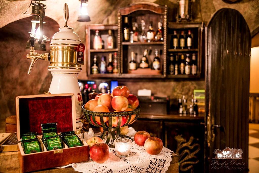 Bialy Dwor Bed & Breakfast Квидзин Екстериор снимка