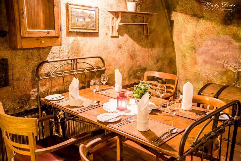 Bialy Dwor Bed & Breakfast Квидзин Екстериор снимка