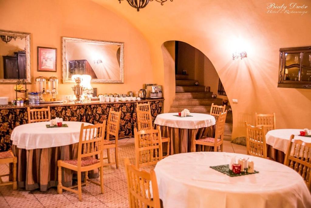 Bialy Dwor Bed & Breakfast Квидзин Екстериор снимка