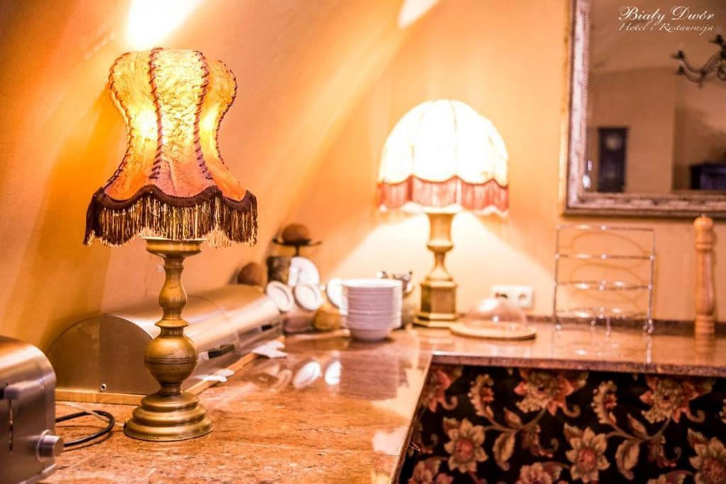 Bialy Dwor Bed & Breakfast Квидзин Екстериор снимка